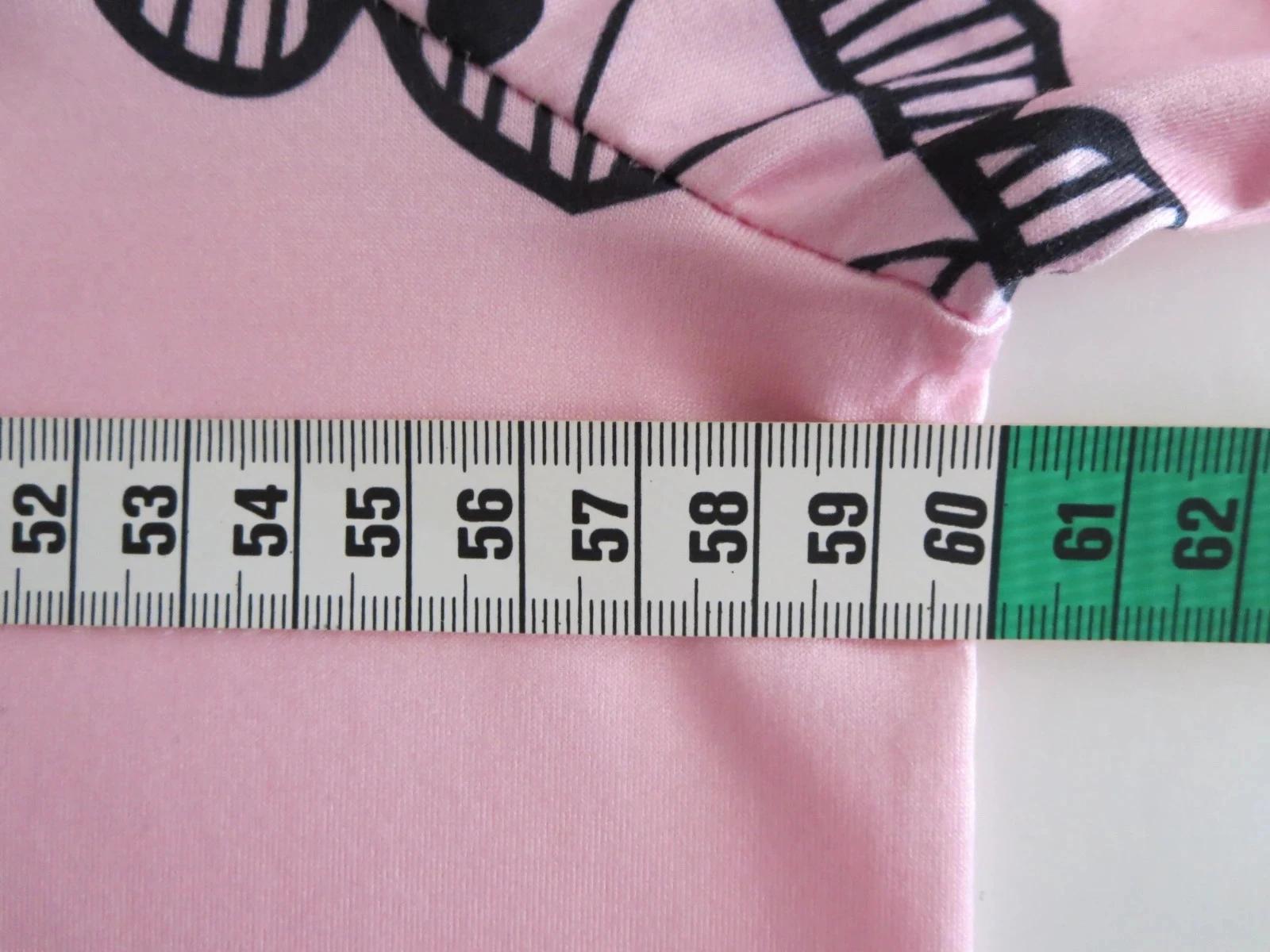 T-shirt femme rose imprimé dentelle noire – 42/44 – Coupe ample – Très bon état – photo 3